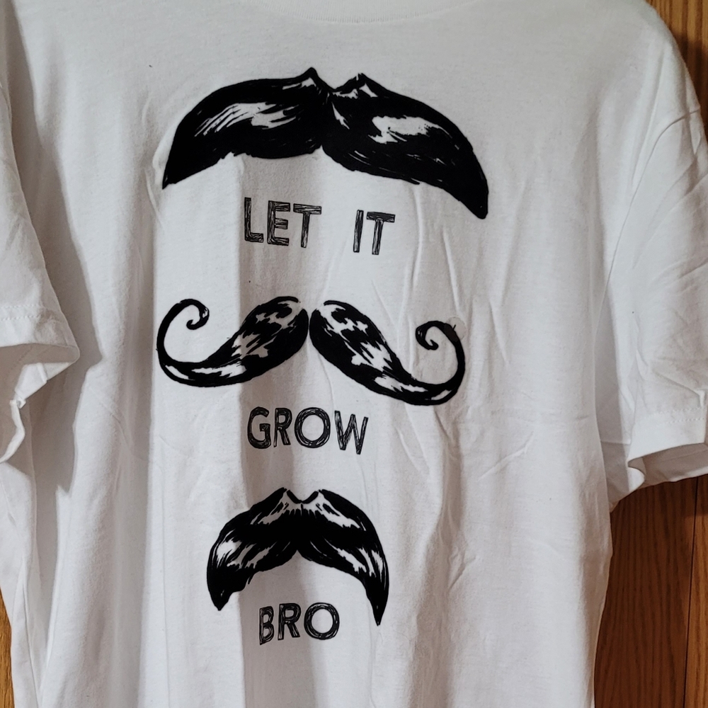 5/$20 American Eagle T-shirt